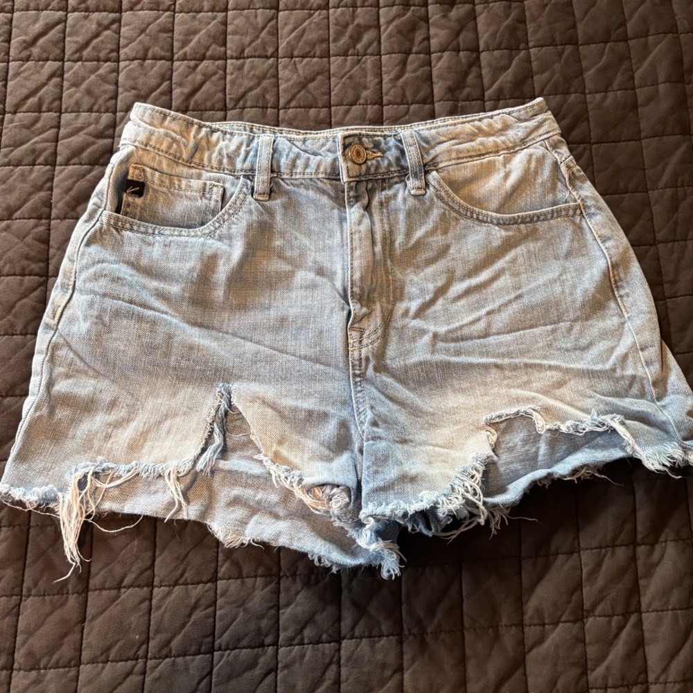 KanCan Light Wash High Rise Distressed Denim‎ Shorts Size 7/27 KC9145L-OP
